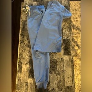 Ceil Blue Figs set. Scrub top and Joggers